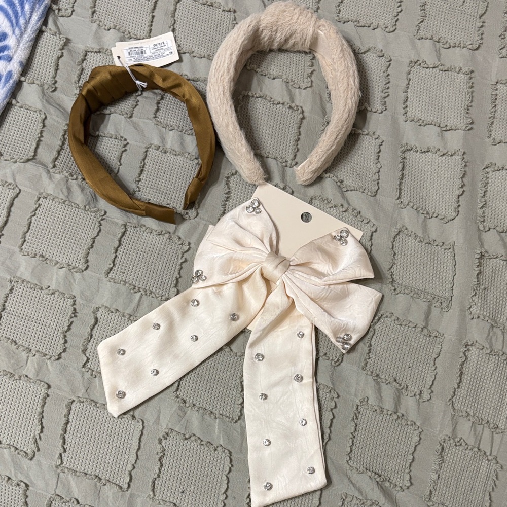 Hair accessories set, 3 pieces, New